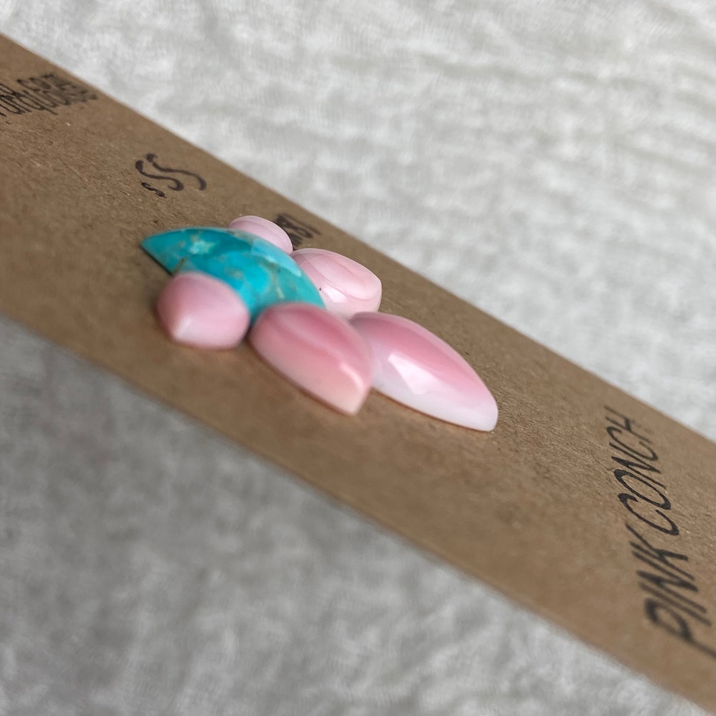 Pink Conch - Kingman Turquoise Cabochon - MIX81