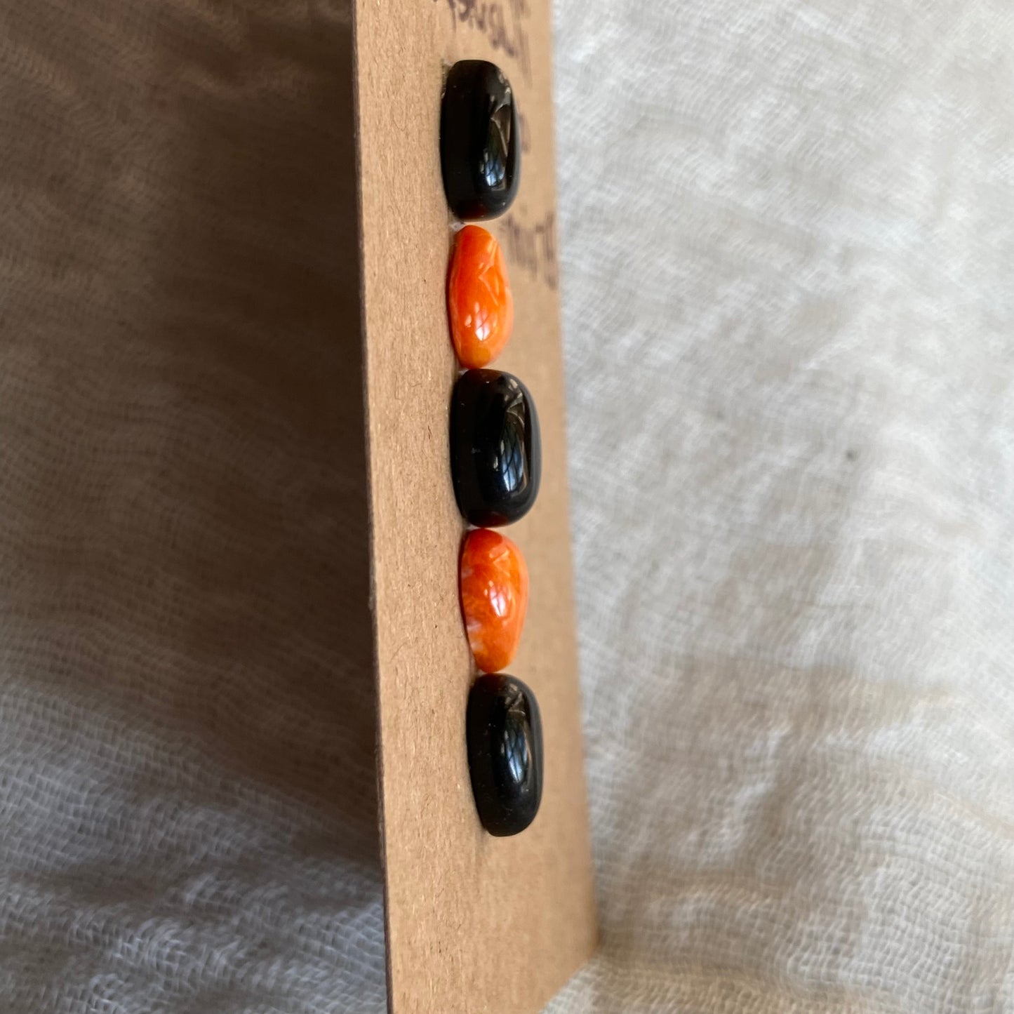 Black Onyx /Oystershell Cabochon - Mix75