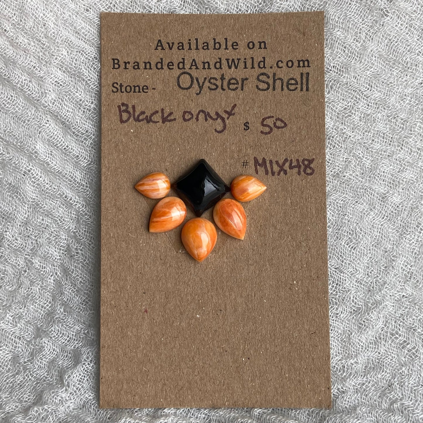 Oystershell - Black Onyx Cabochon - MIX48