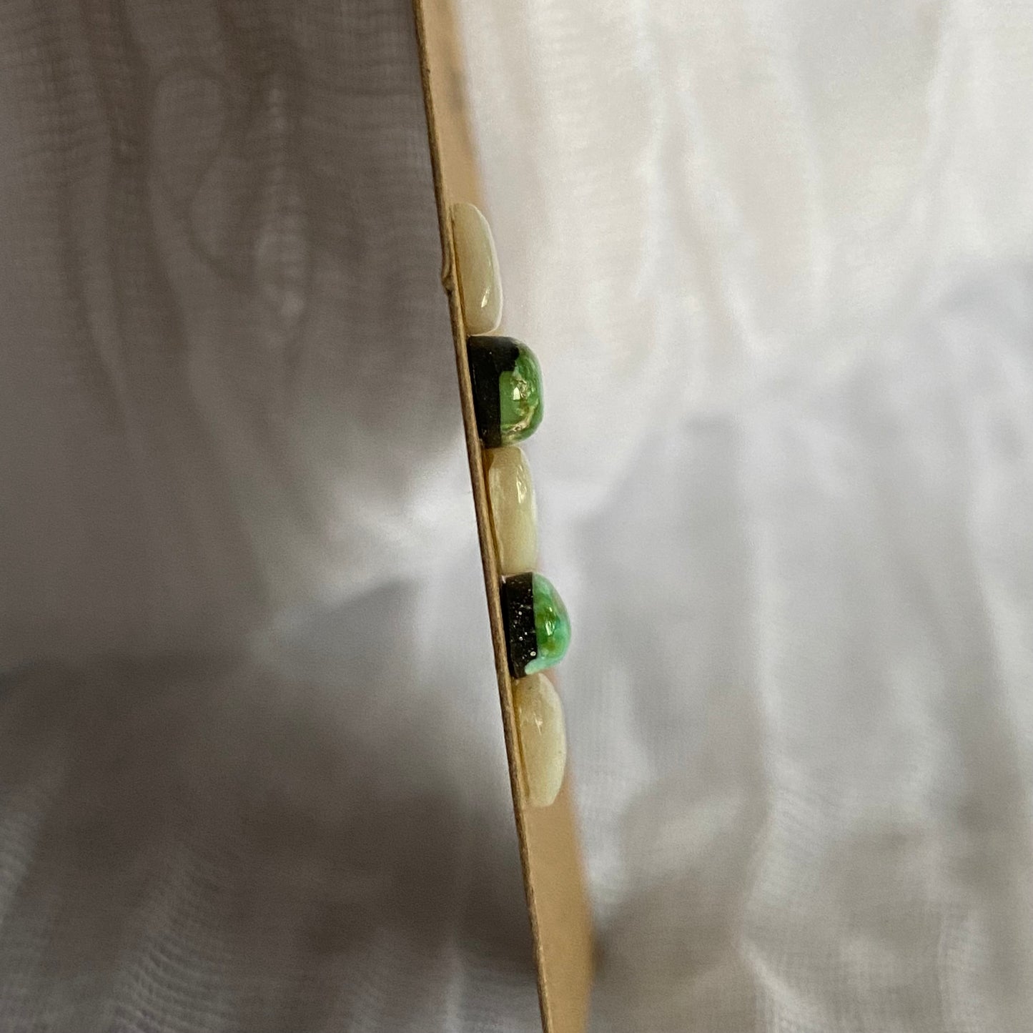 Mother of Pearl / Verde Valley Cabochon - MIX151