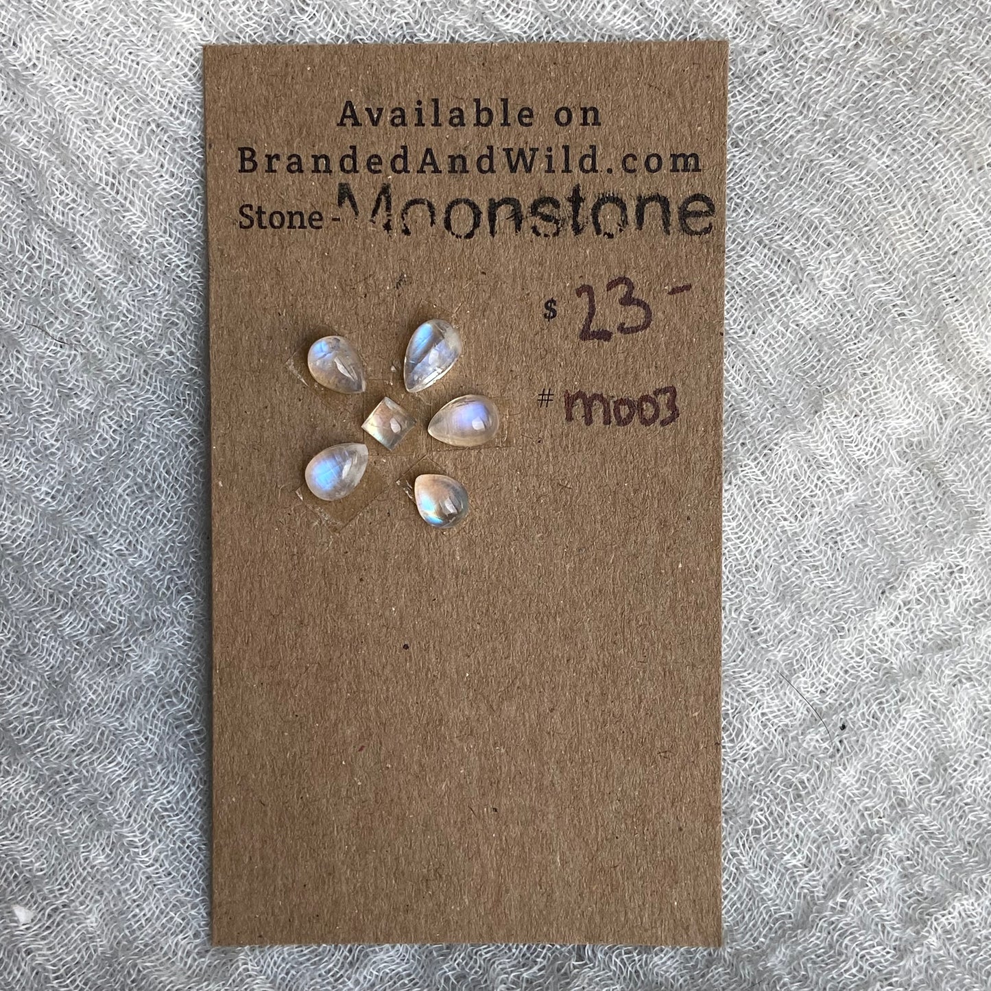 Moonstone cabochon - M003