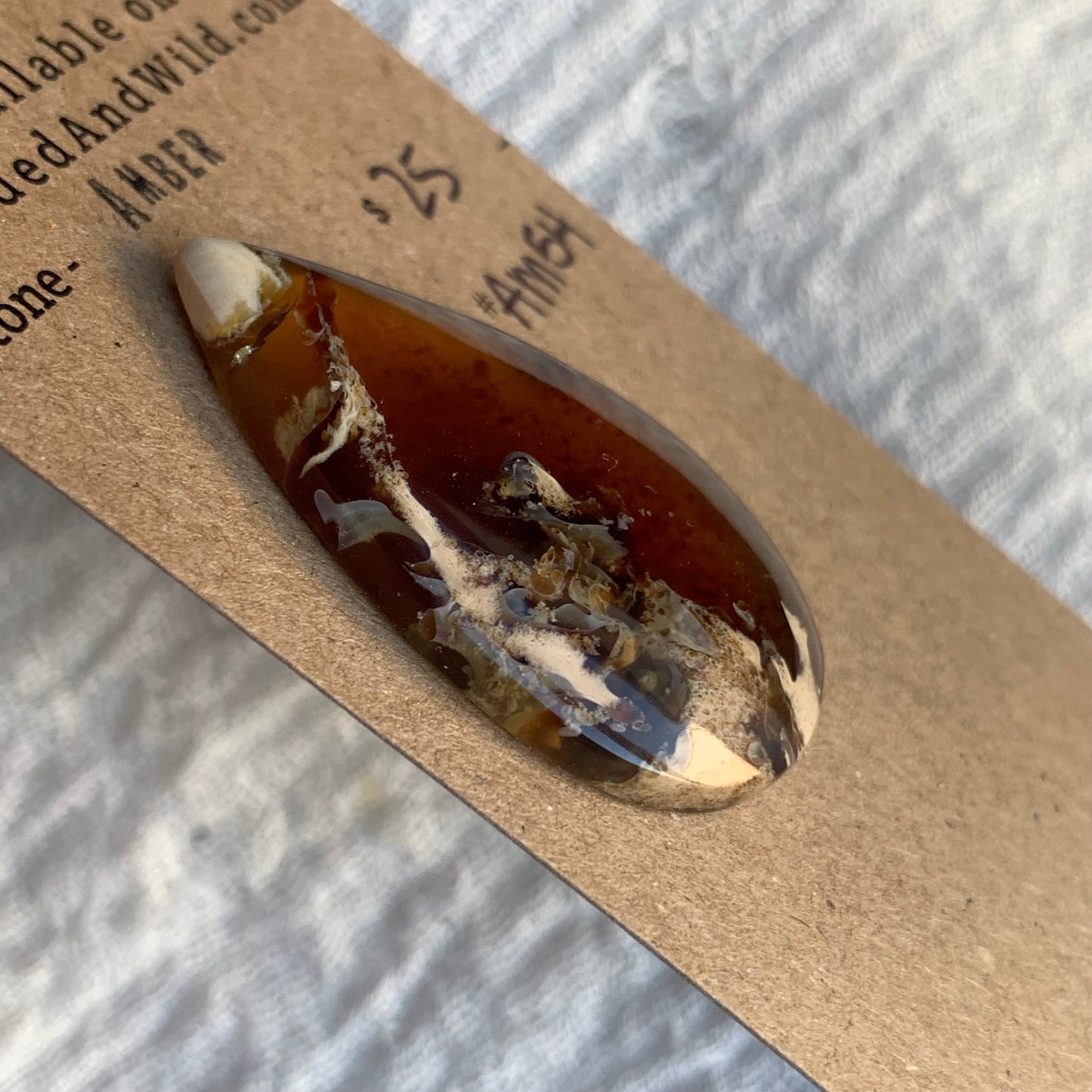 Amber Cabochon AM54