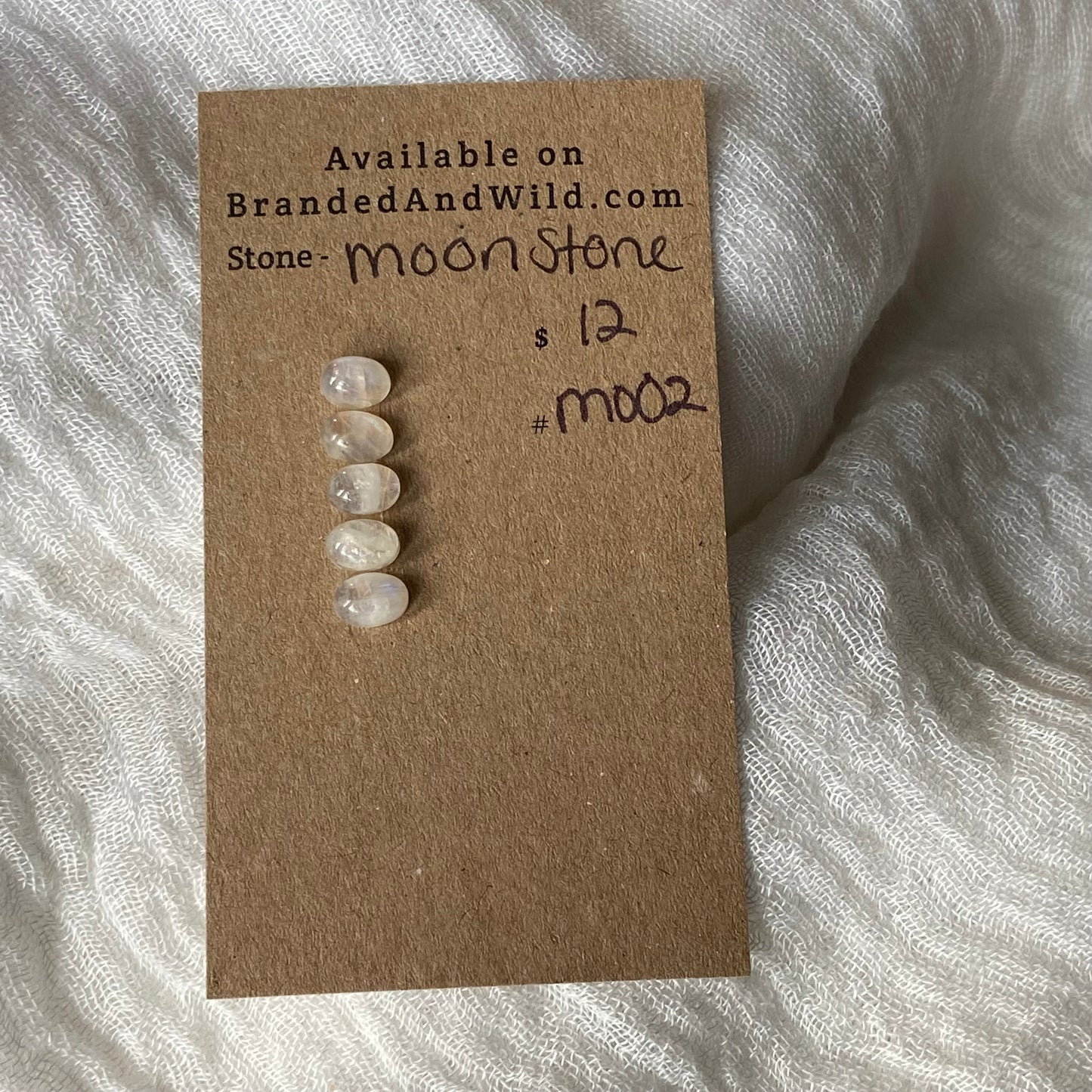 Moonstone cabochon - M002