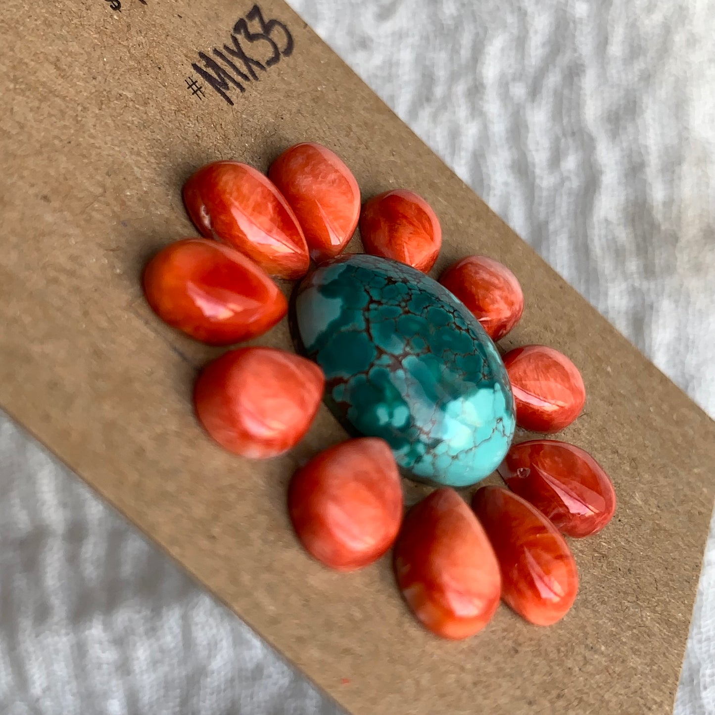 Oystershell - Hubei Turquoise Cabochon - MIX33