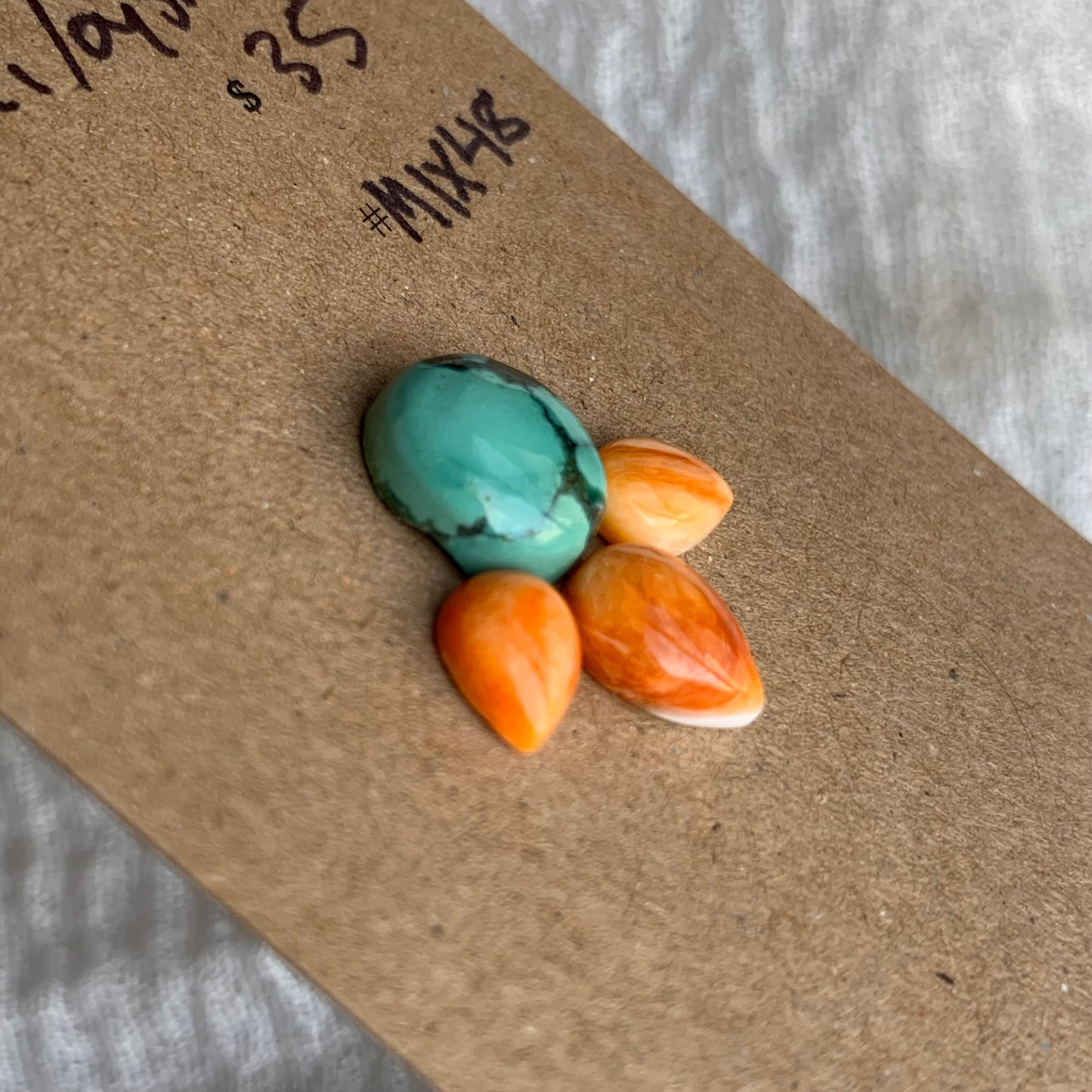 Oystershell - Hubei Turquoise Cabochon - MIX48