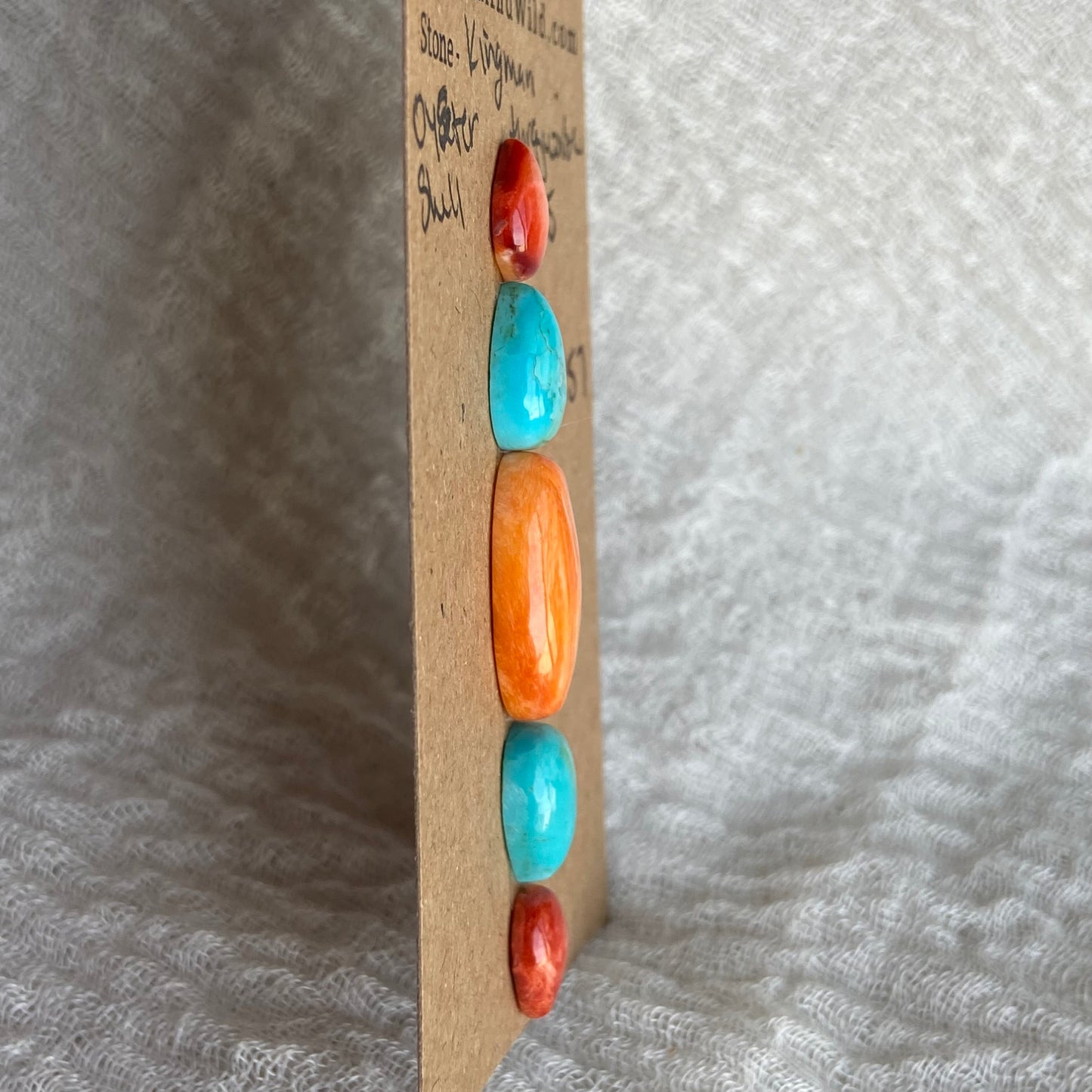 Oystershell - Kingman Turquoise Cabochon - MIX57