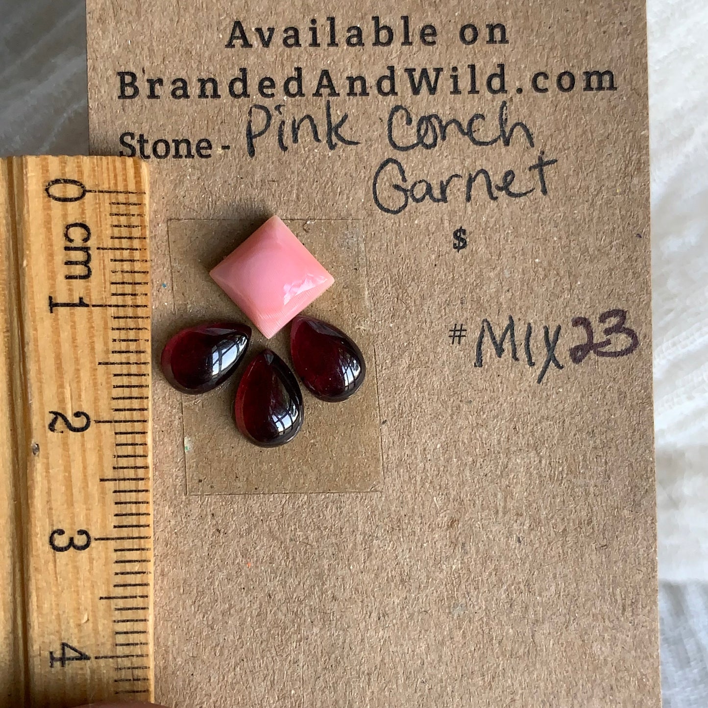Pink Conch / Garnet Cabochon - Mix23