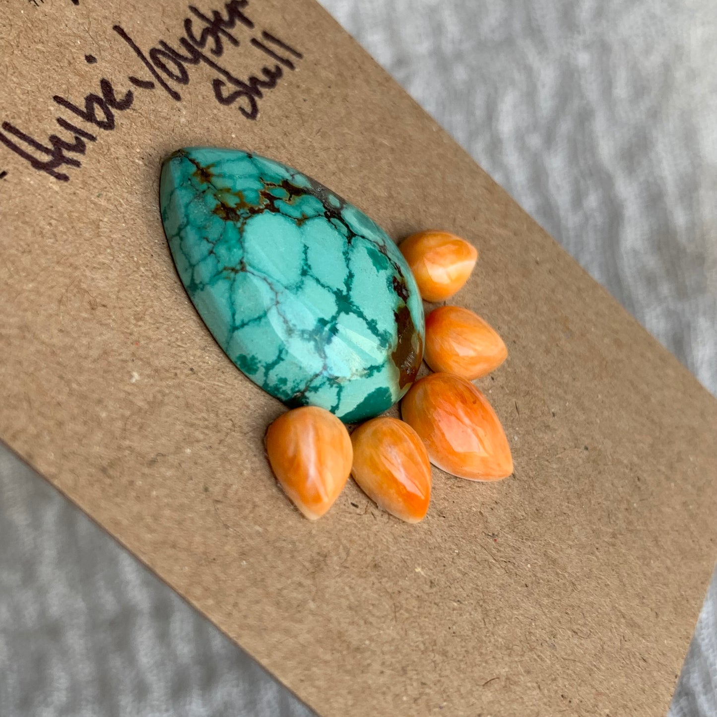 Oystershell - Hubei Turquoise Cabochon - MIX93