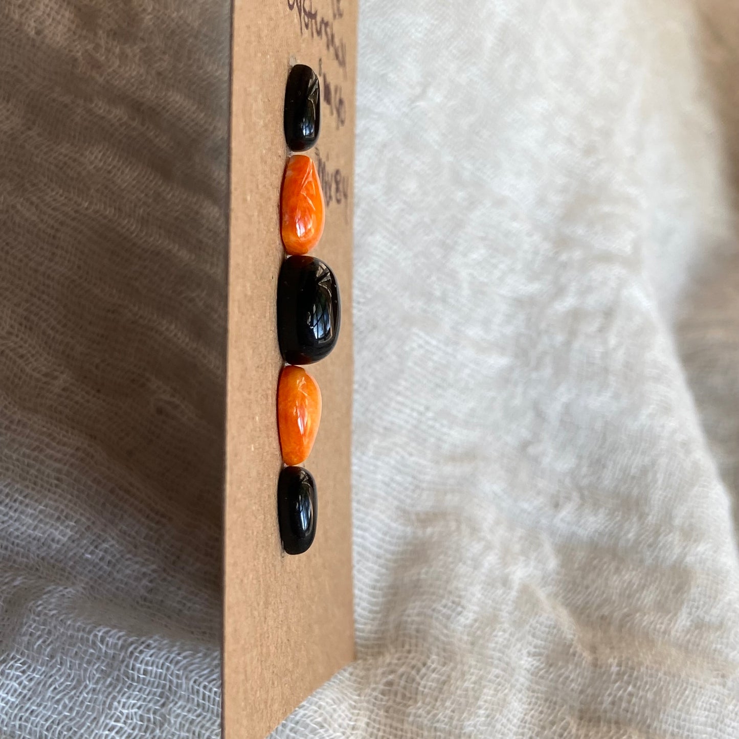 Black Onyx /Oystershell Cabochon - MIX84