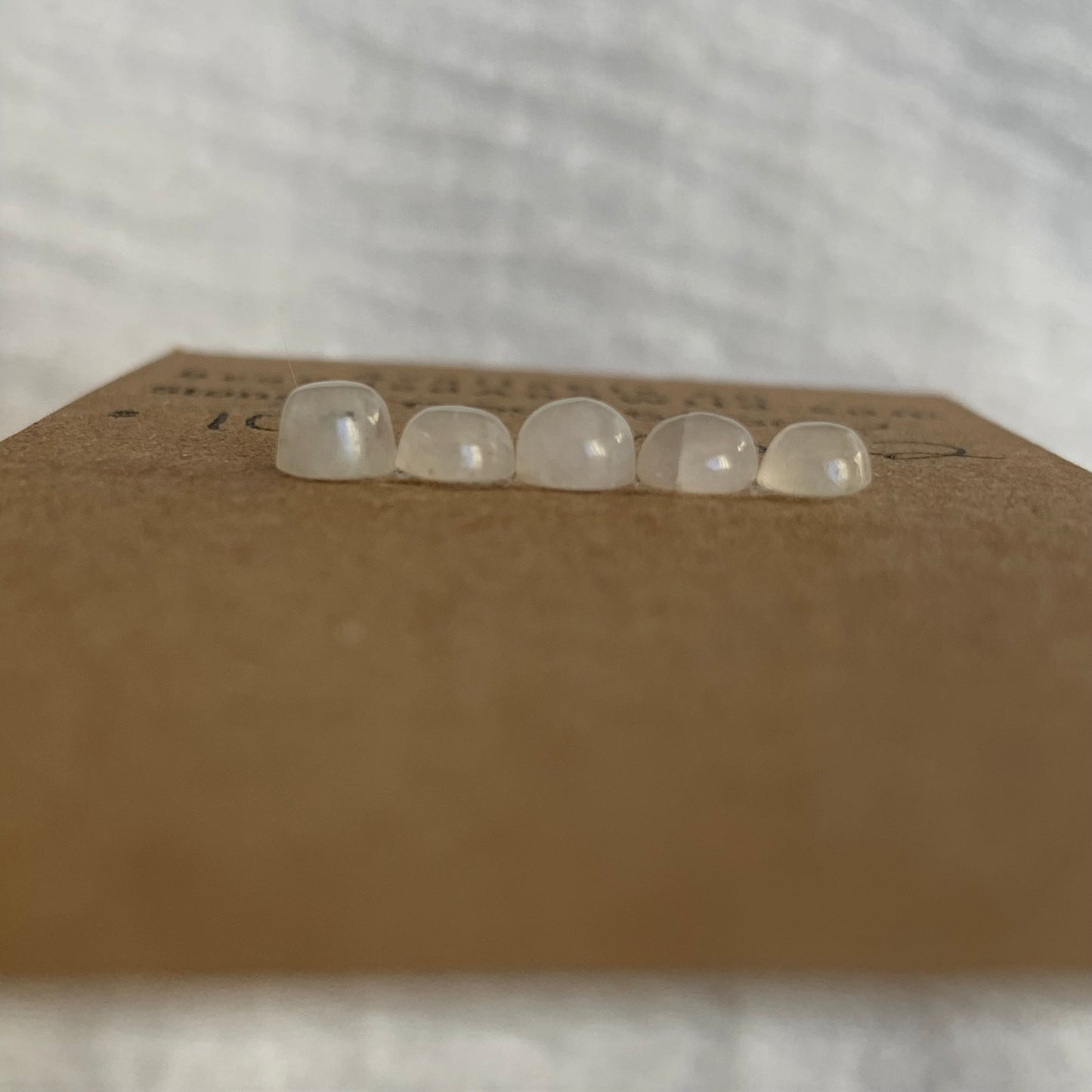 Moonstone cabochon - M022