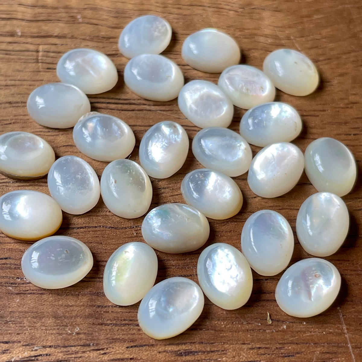 Mother of Pearl 6x8 Oval
