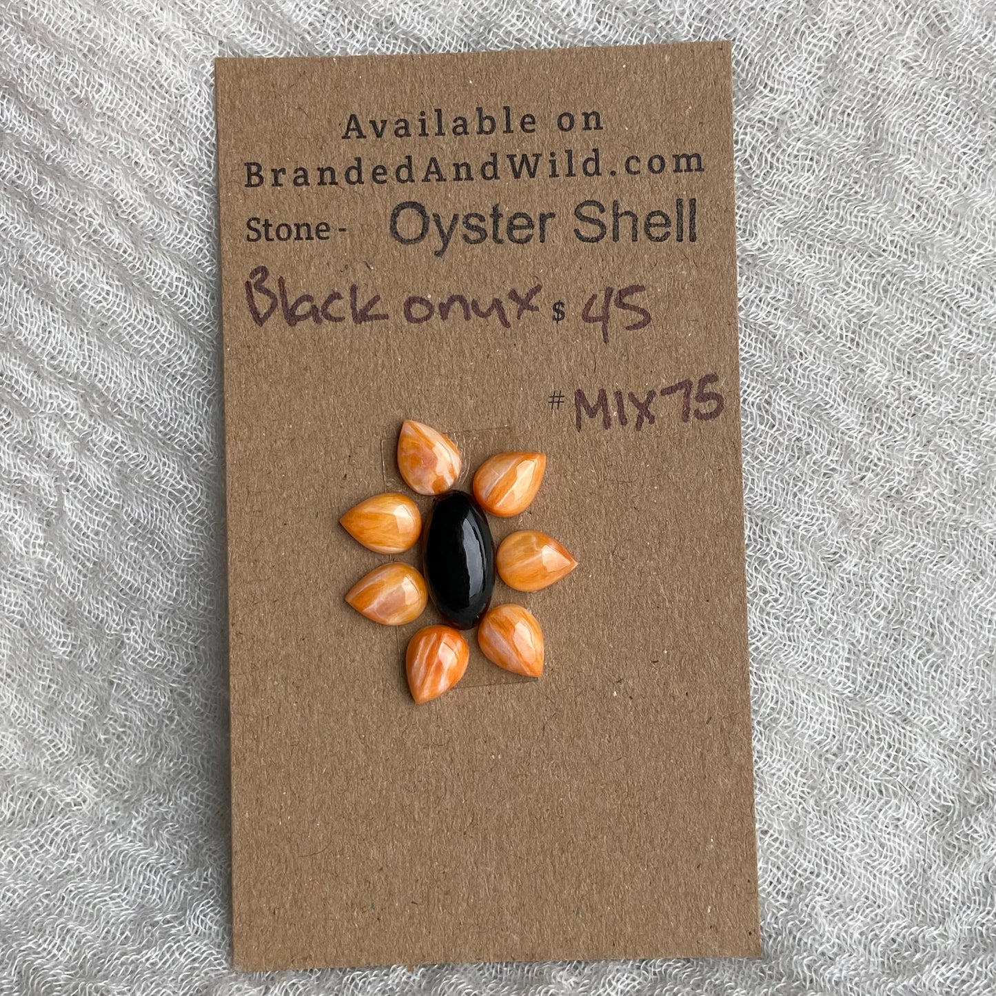 Oystershell - Black Onyx Cabochon - MIX75