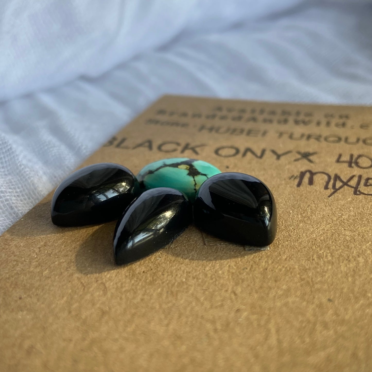 Black Onyx / Hubei Cabochon - MIX158