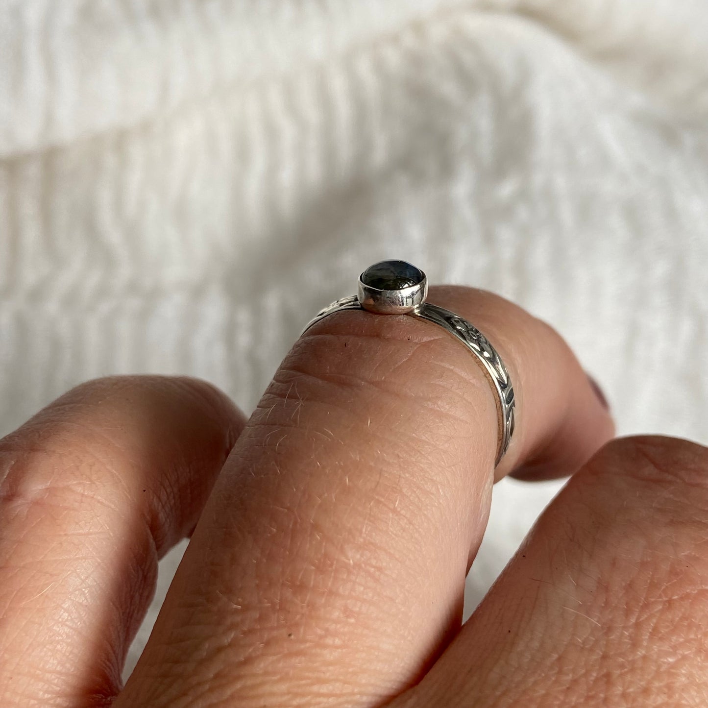 Sterling Silver Ring - R85 Size - 7