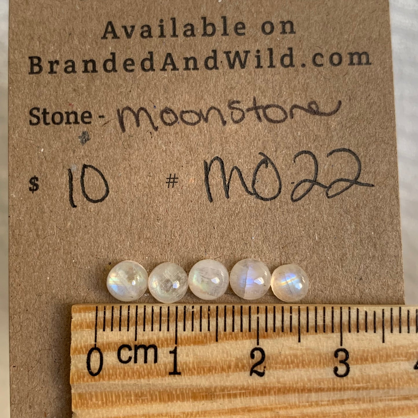 Moonstone cabochon - M022