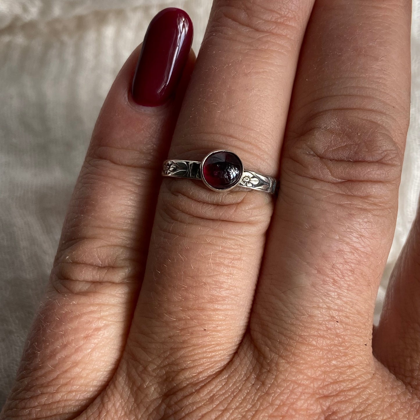 Sterling Silver Ring - R104 Size - 7