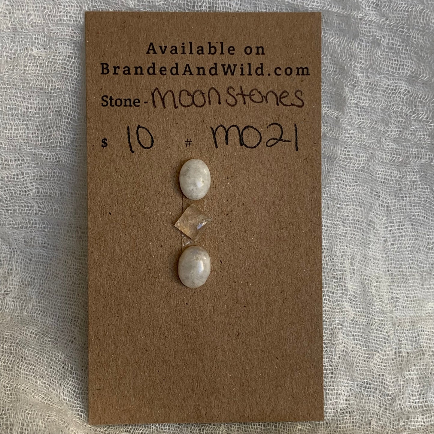 Moonstone cabochon - M021