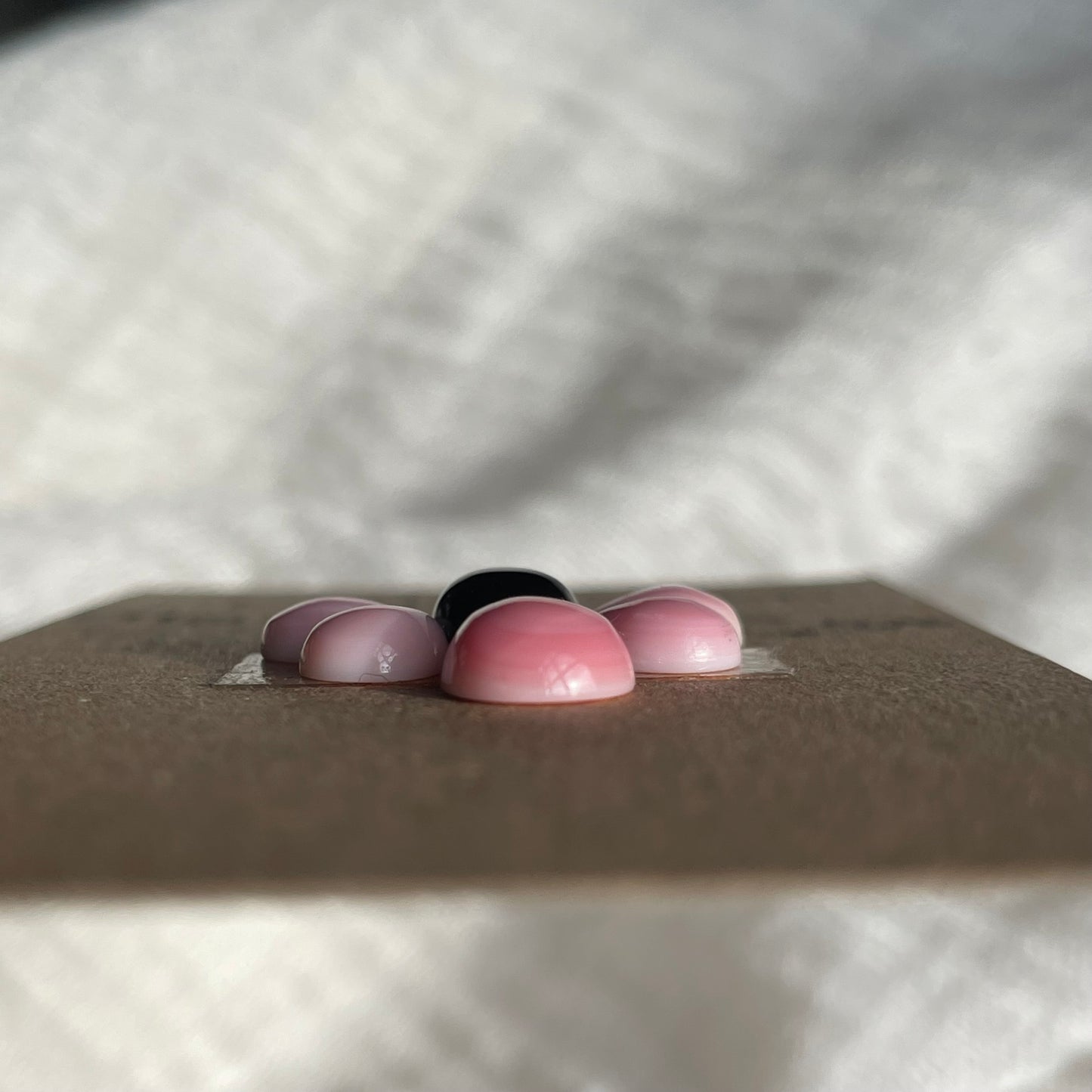 Pink Conch / Black Onyx Cabochon - Mix158