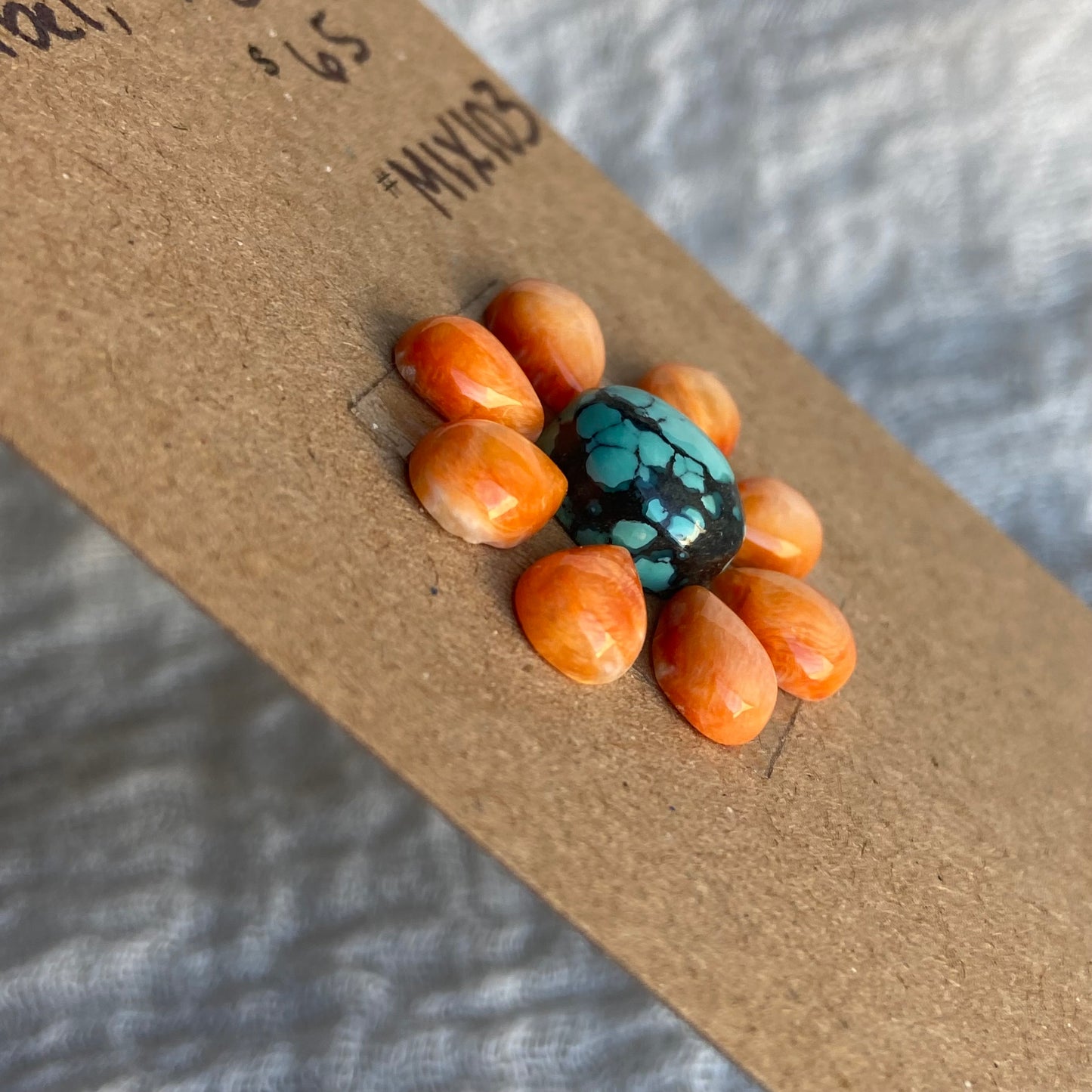 Oystershell - Hubei Turquoise Cabochon - MIX103