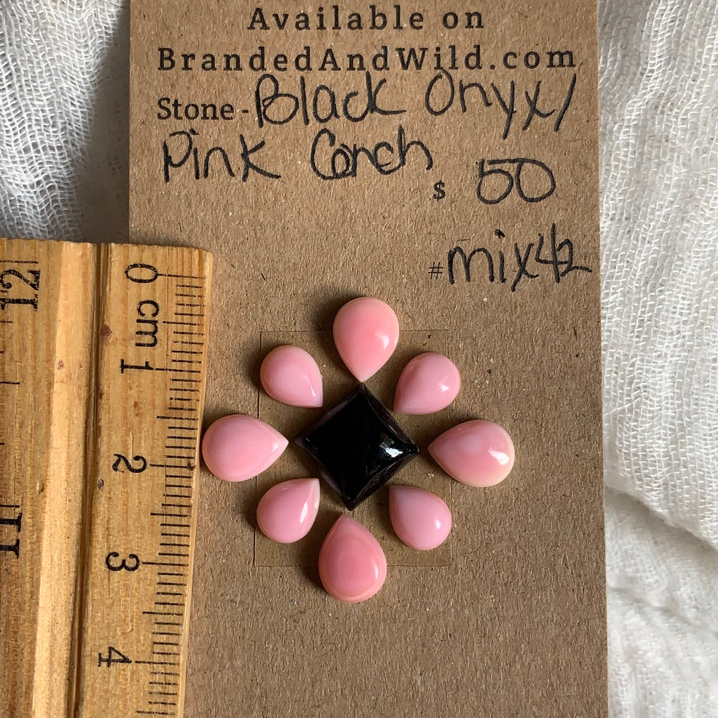 Black Onyx / Pink Conch Cabochon - Mix42