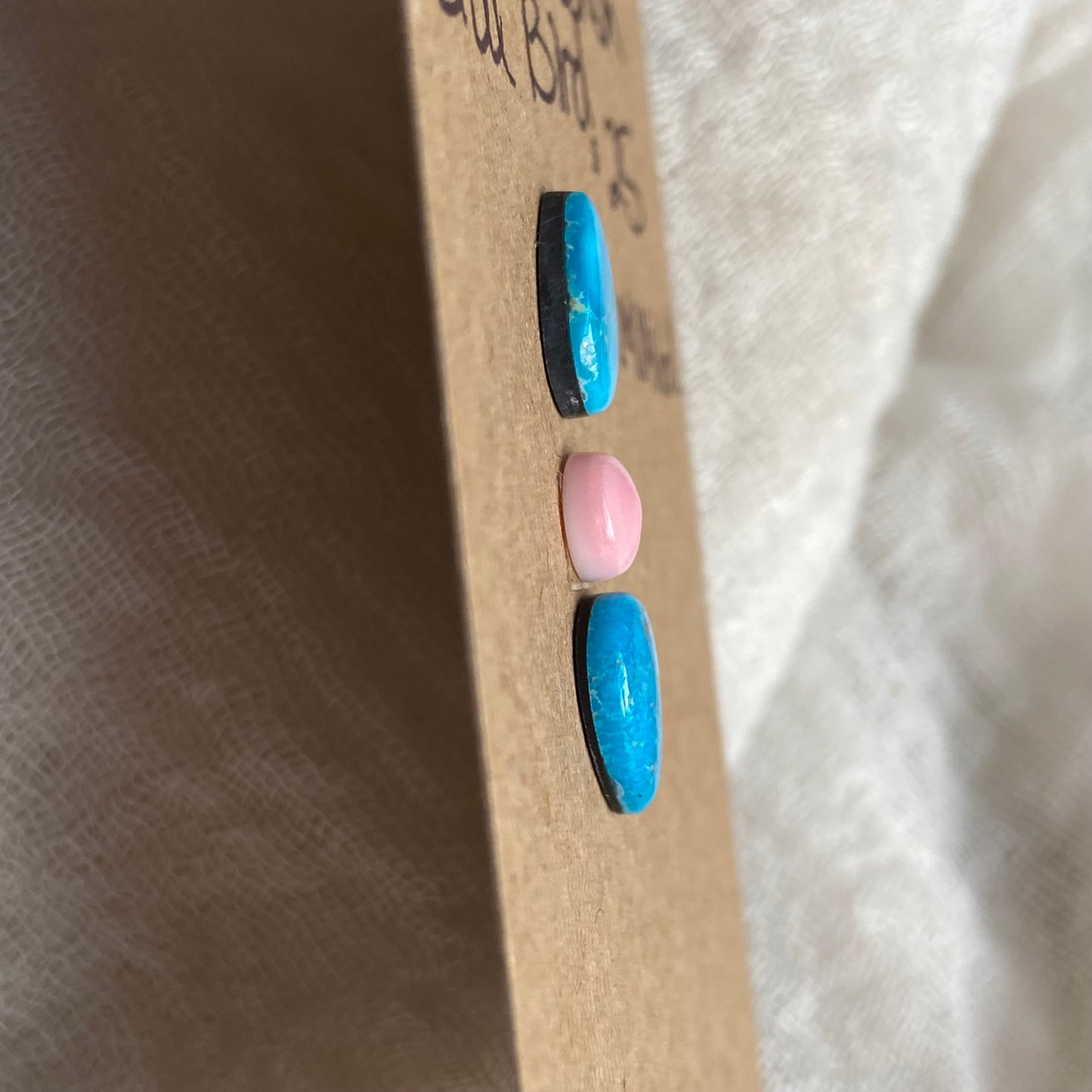 Blue Bird / Pink Conch Cabochon - MIX160