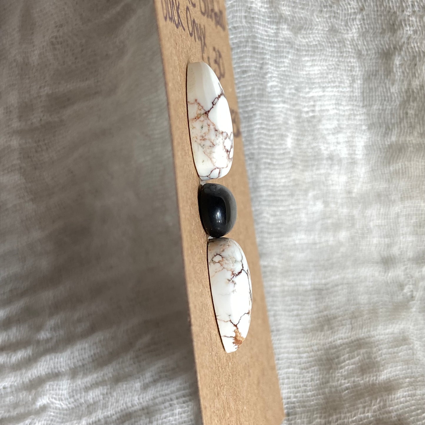 White Buffalo / Black Onyx Cabochon - MIX132