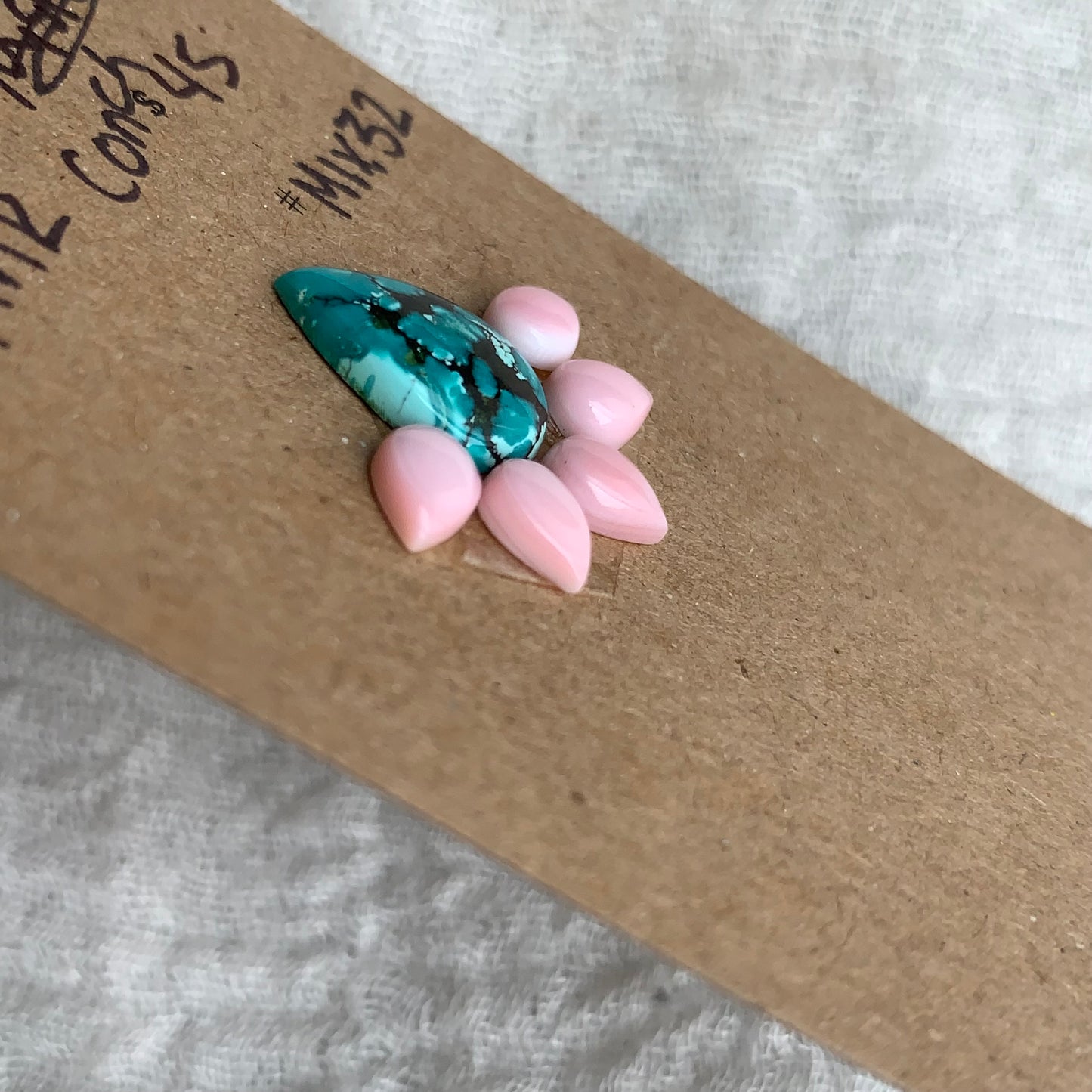 Hubei Turquoise / Pink Conch Cabochon - MIX32