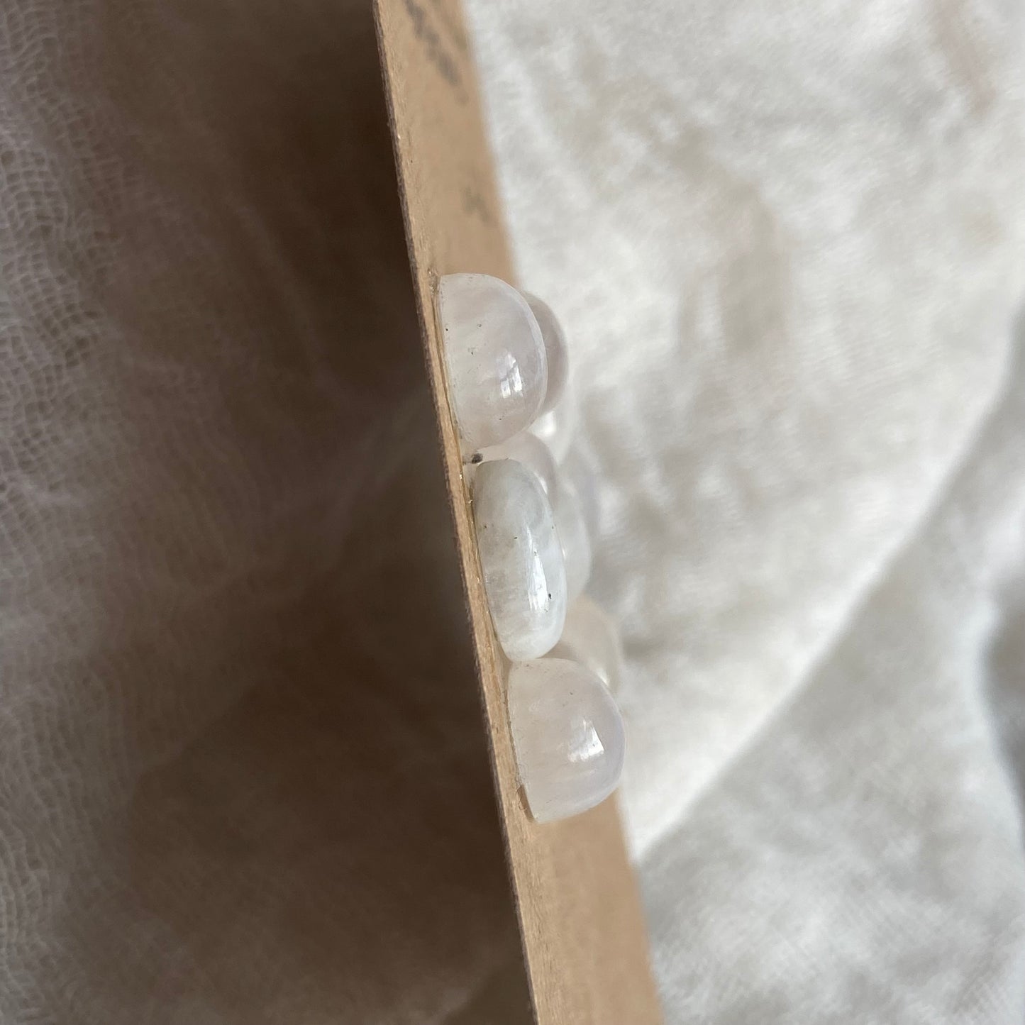 Moonstone cabochon - M003