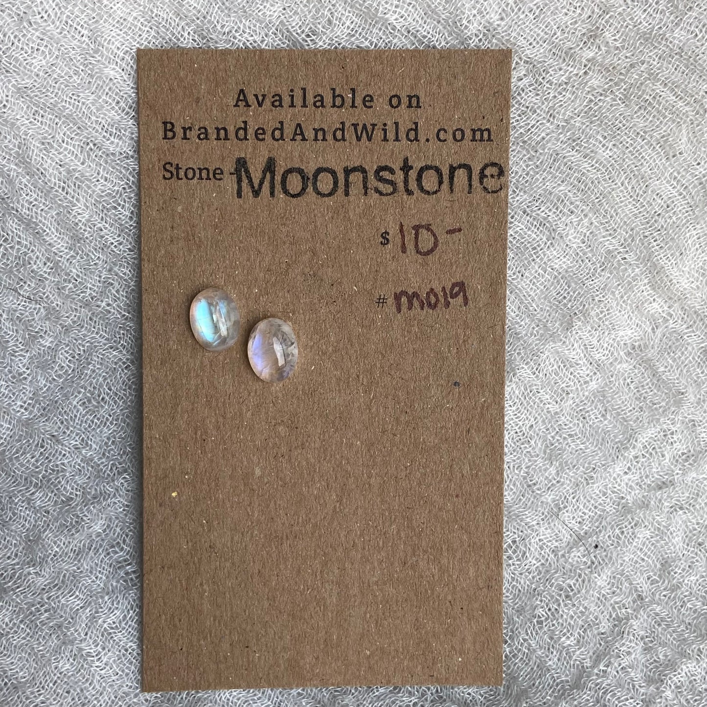 Moonstone cabochon - M019