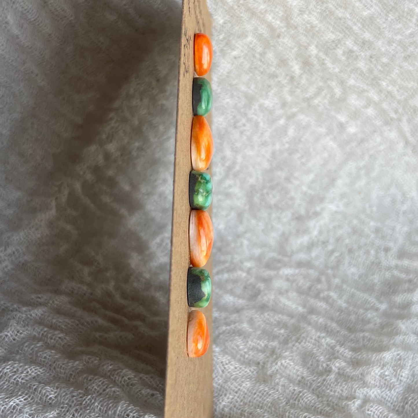 Verde Valley / Oyster Shell Cabochon - Mix27