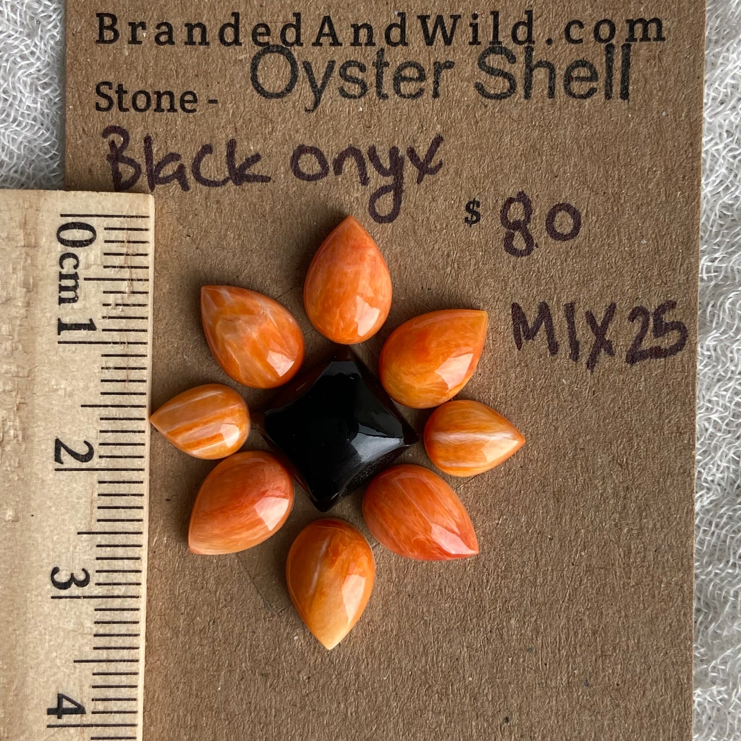 Oystershell - Black Onyx Cabochon - MIX25