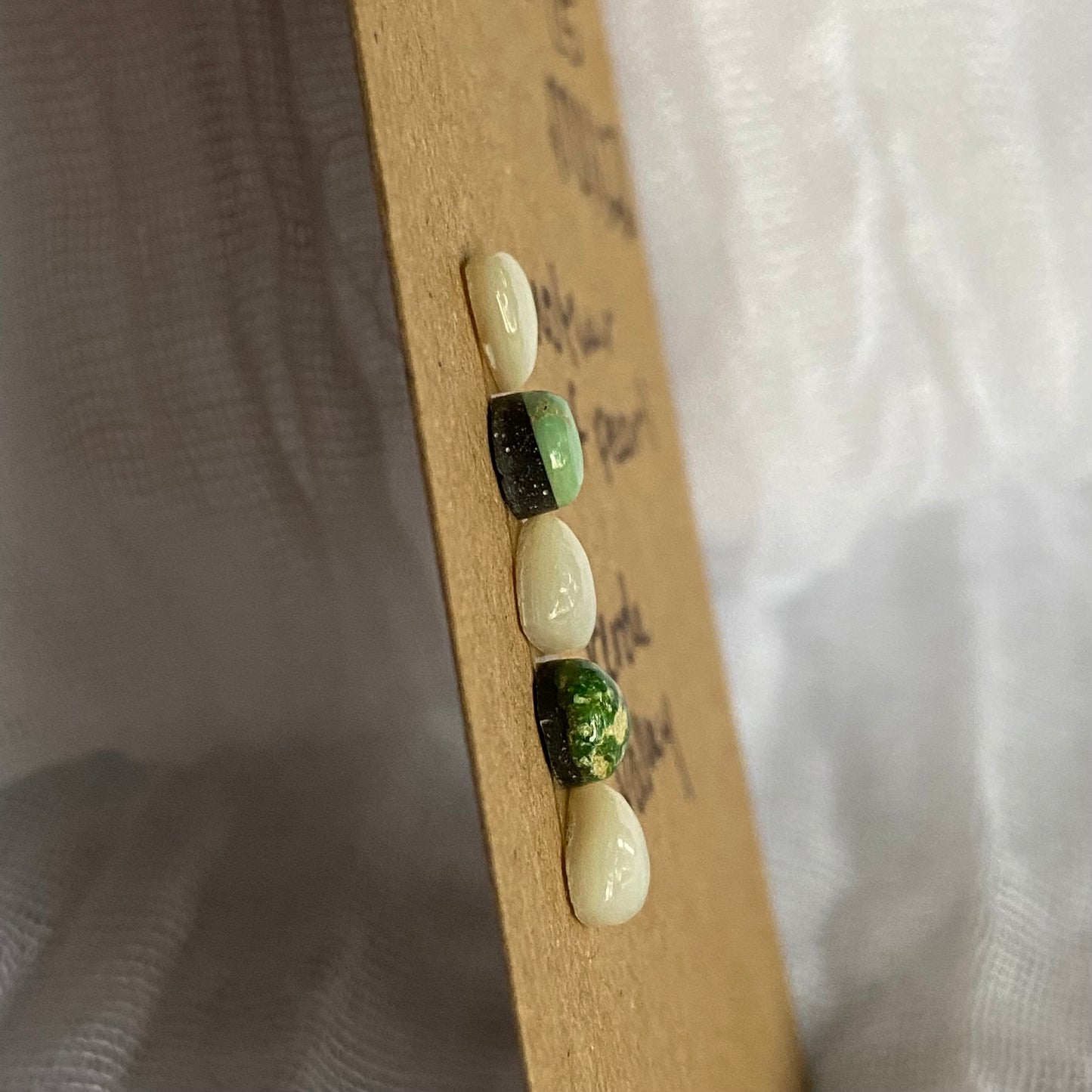 Mother of Pearl / Verde Valley Cabochon - MIX122