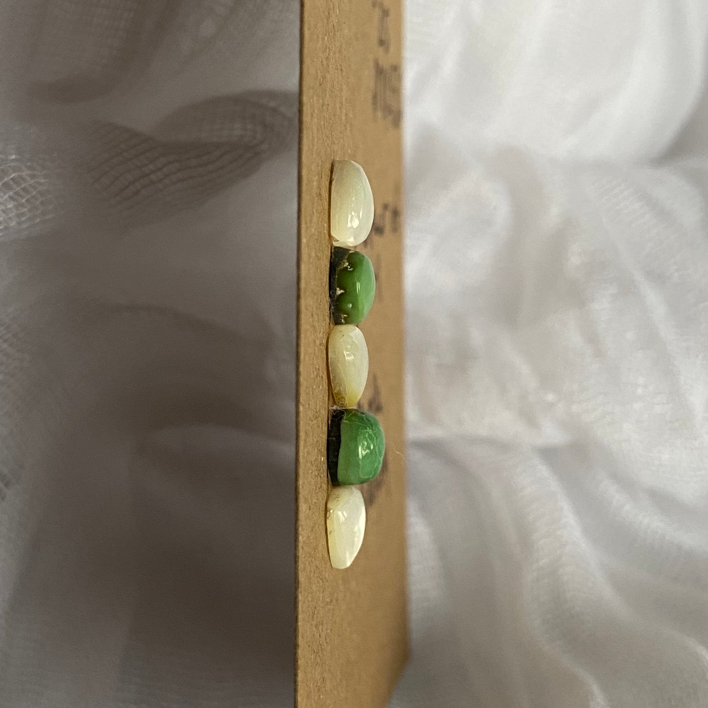 Mother of Pearl / Verde Valley Cabochon - MIX152