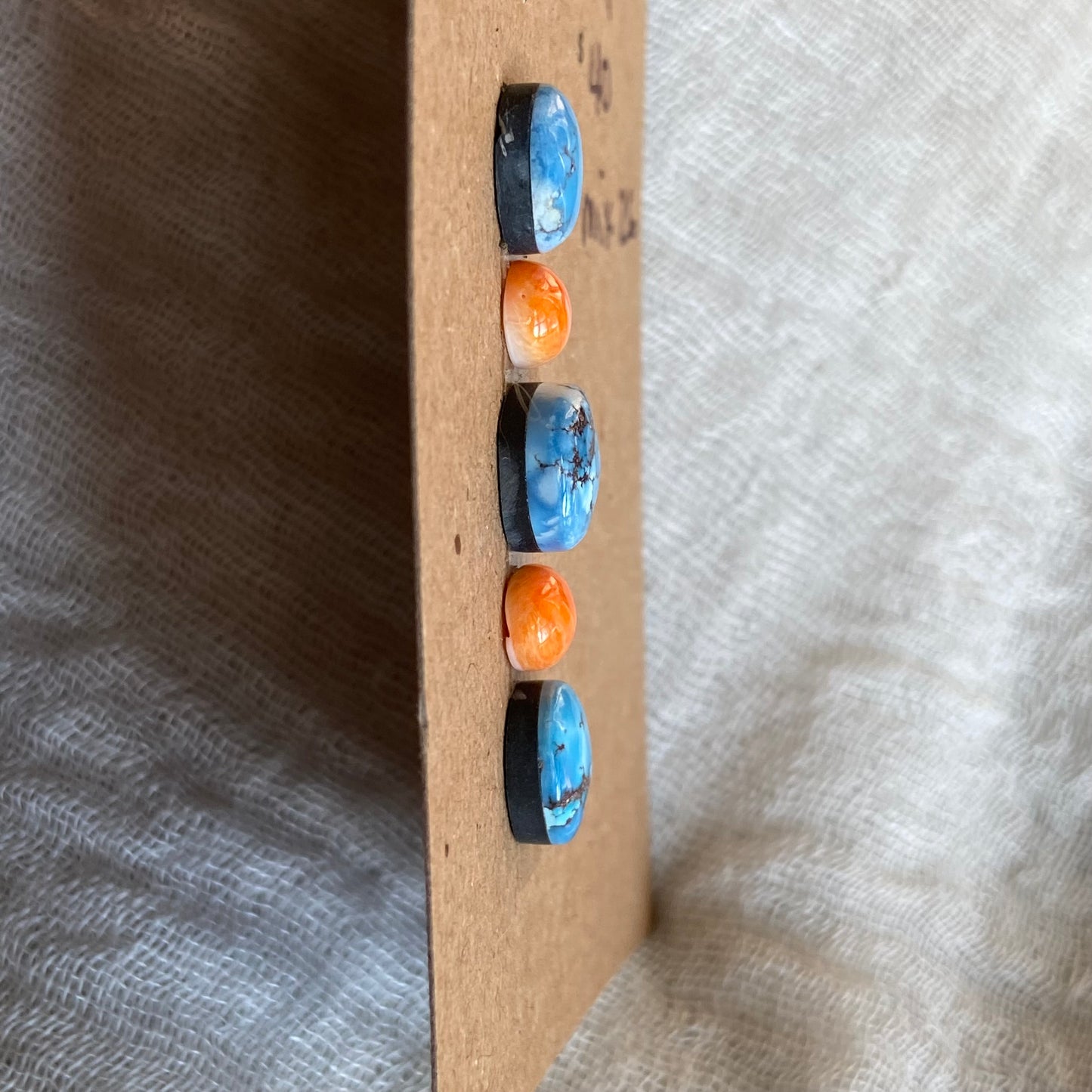 Oyster Shell / Golden Hill Cabochon - MIX26