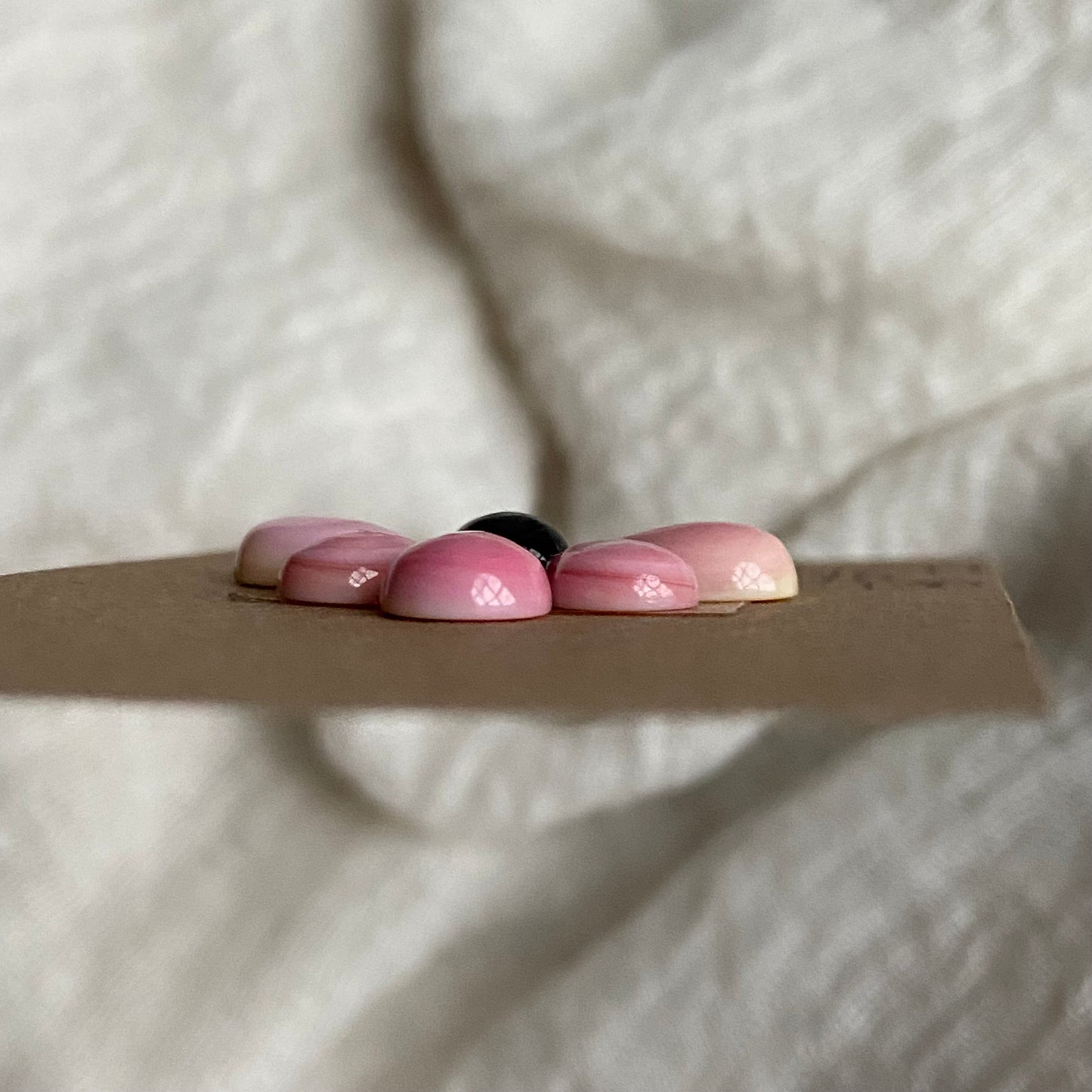 Black Onyx/Pink Conch Cabochon - Mix130