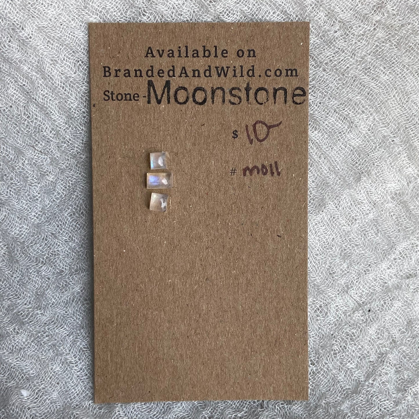 Moonstone cabochon - M011