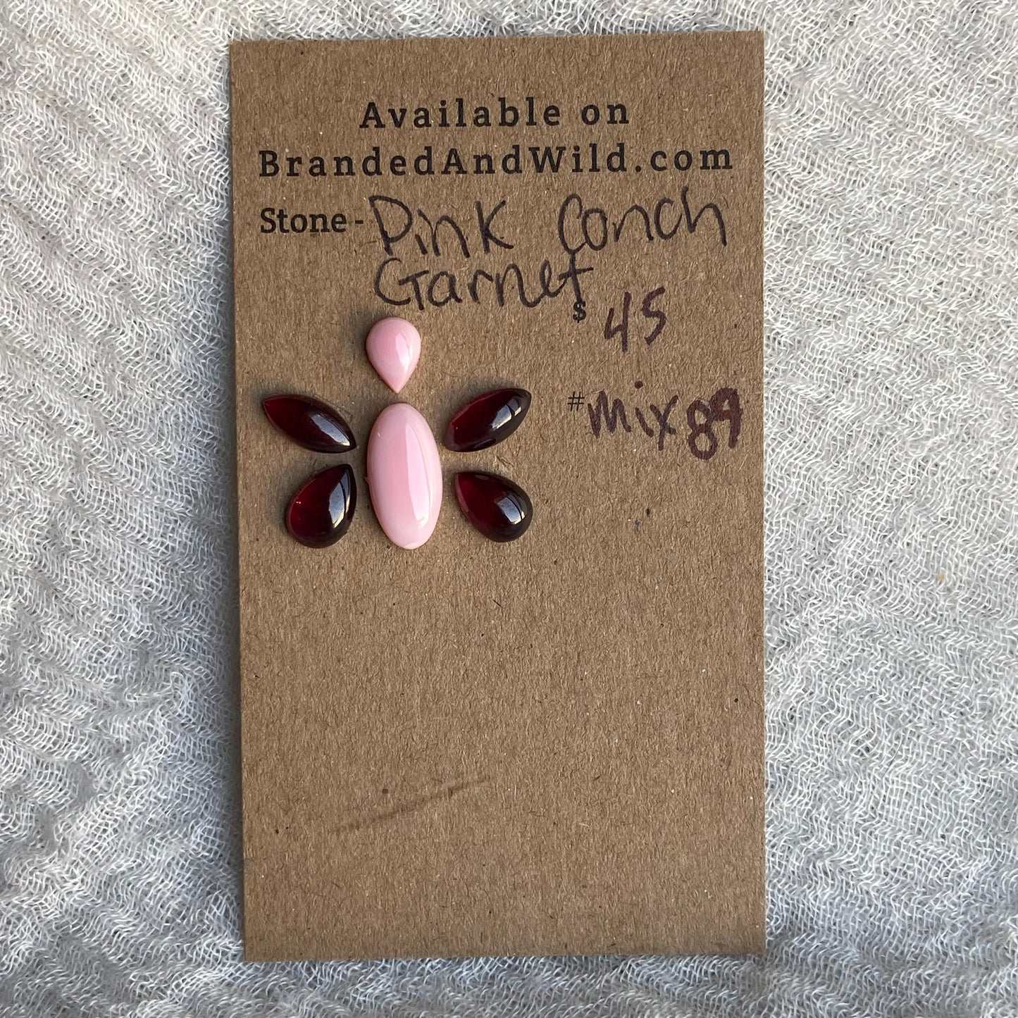 Pink Conch / Garnet Cabochon - Mix89