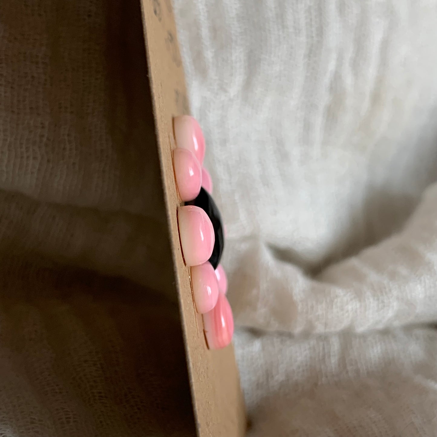 Black Onyx / Pink Conch Cabochon - Mix42