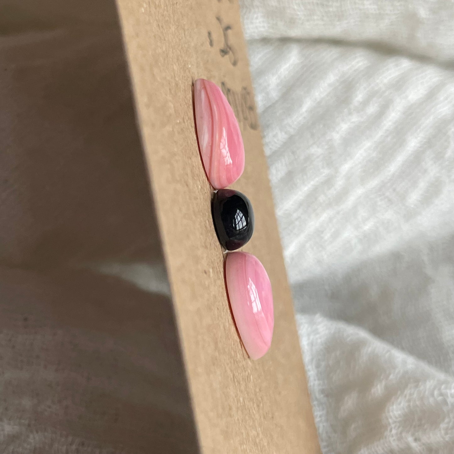 Black Onyx / Pink Conch Cabochon - MIX83 C42A4FAF-BF9B-4F27-B02B-AD6425BB3208 Brandedandwild.com