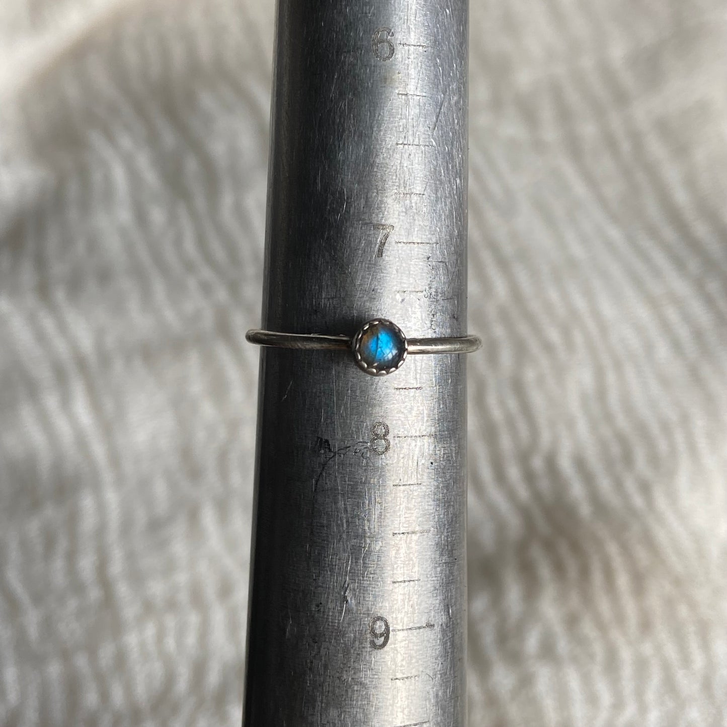 Sterling Silver Ring - R122 Size - 7.5