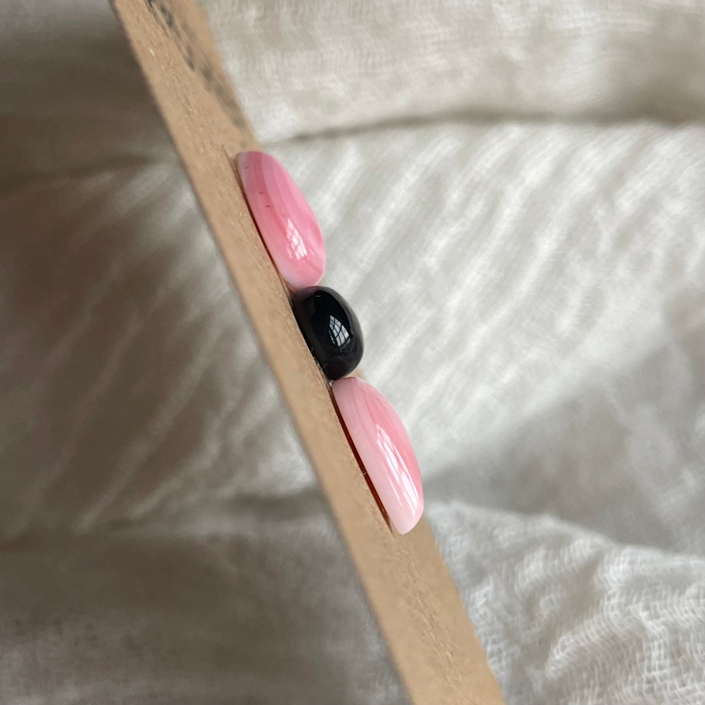 Black Onyx / Pink Conch Cabochon - MIX65 DE437C02-E324-4945-8FA1-81407CDE4910 Brandedandwild.com