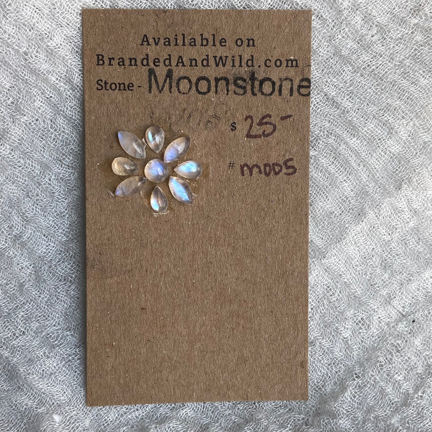 Moonstone cabochon - M005
