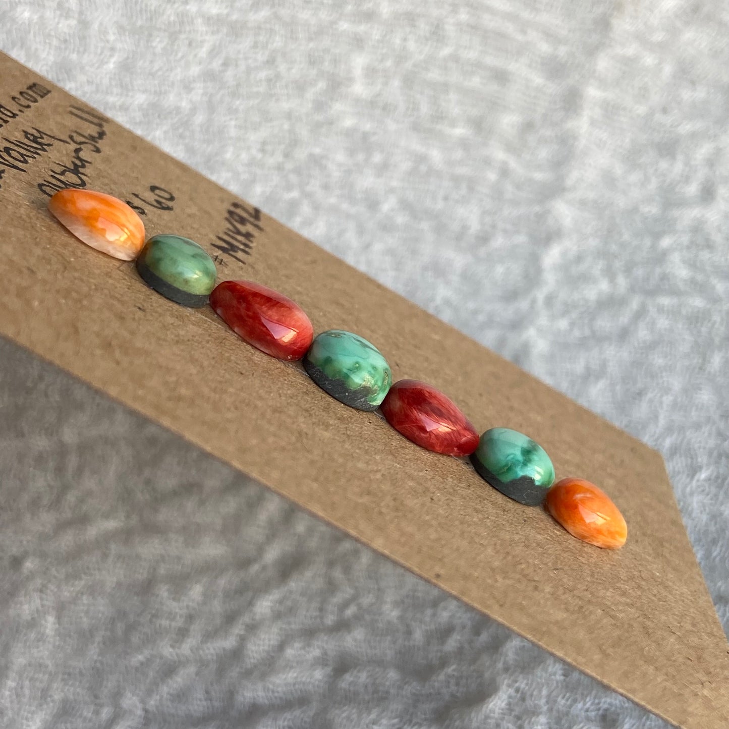 Verde Valley / Oyster Shell Cabochon - Mix92