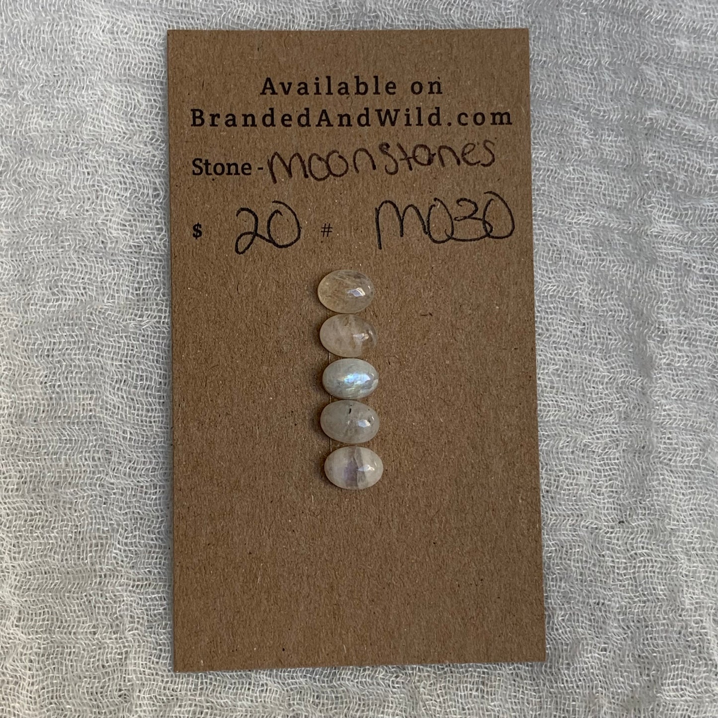 Moonstone cabochon - M030