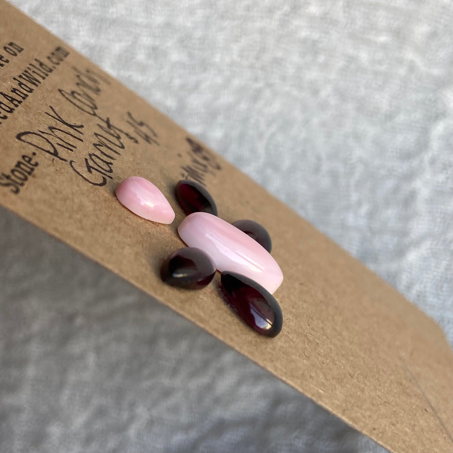 Pink Conch / Garnet Cabochon - Mix89