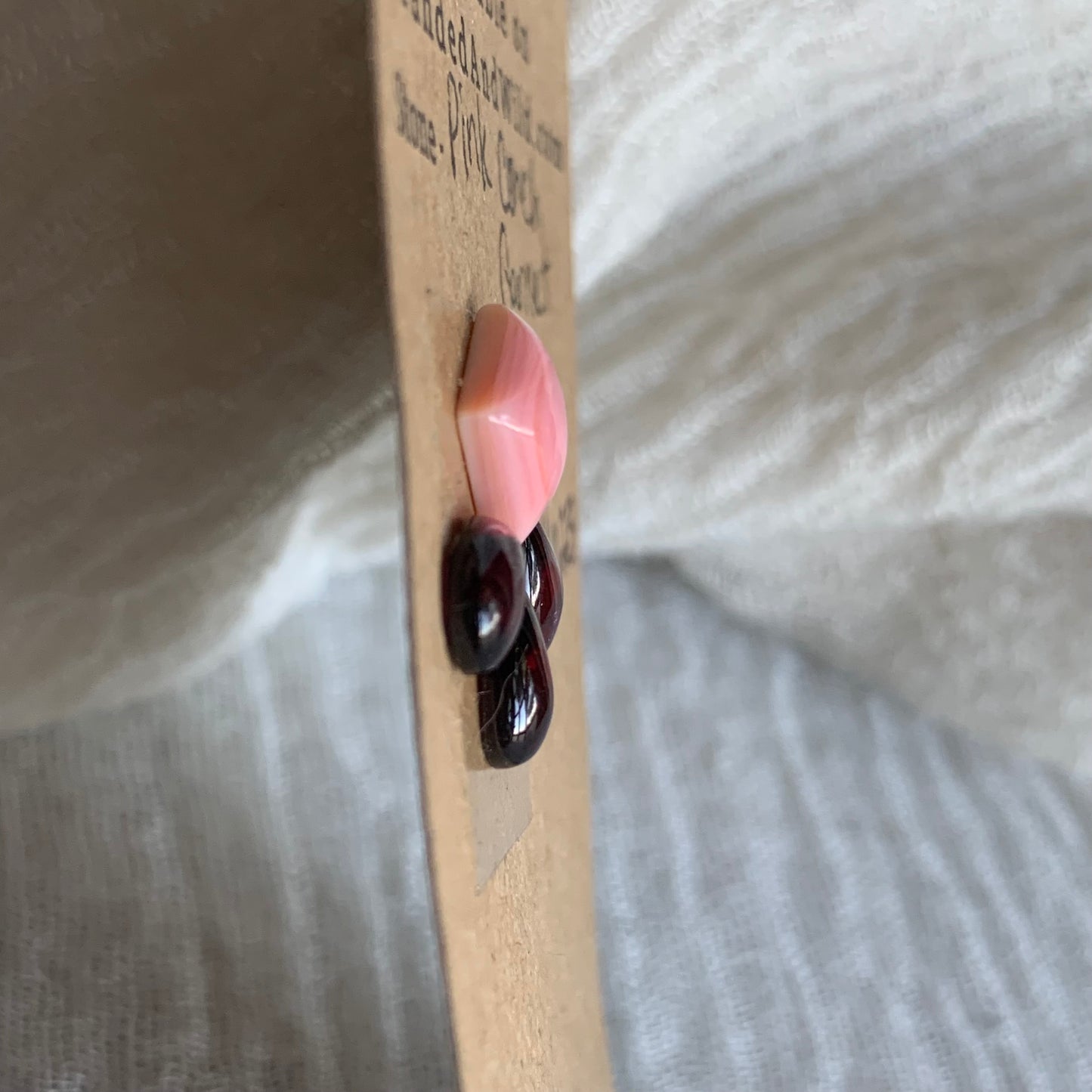 Pink Conch / Garnet Cabochon - Mix23