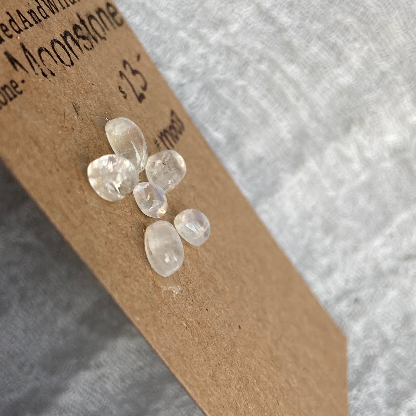 Moonstone cabochon - M003