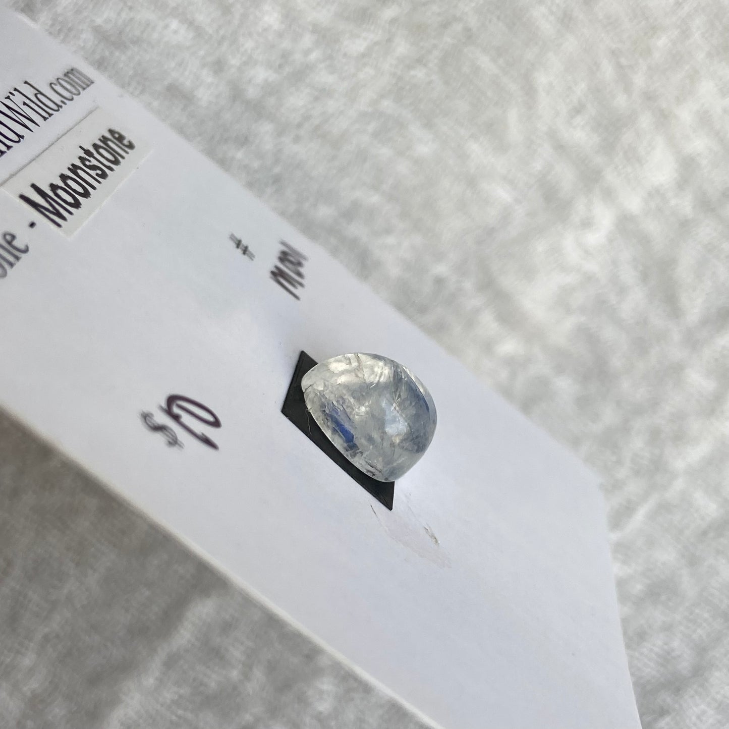 Moonstone cabochon - M001