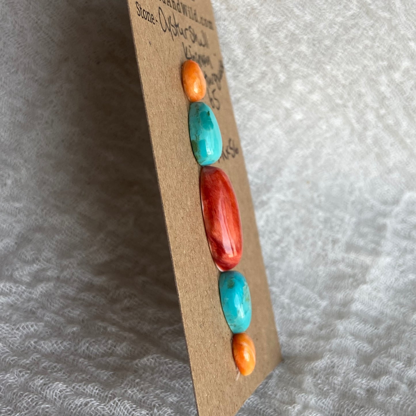 Oystershell - Kingman Turquoise Cabochon - MIX56