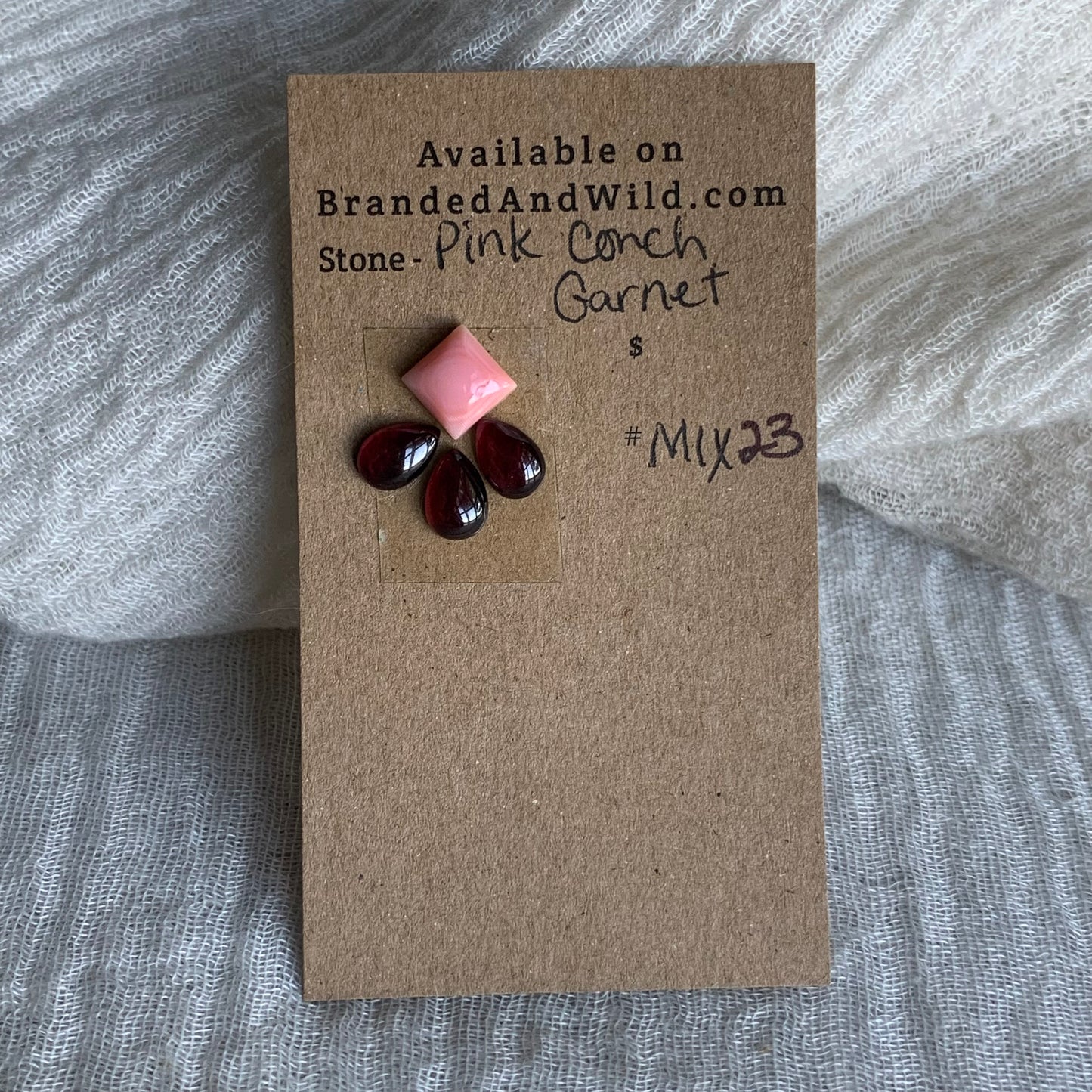 Pink Conch / Garnet Cabochon - Mix23
